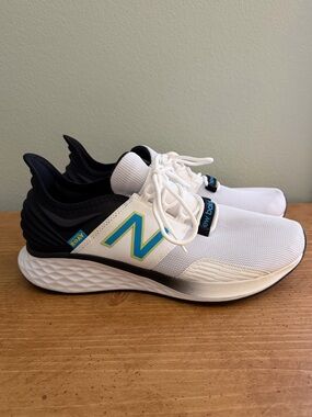 New Balance Men’s Size 11 White & Black Running Shoes with Blue Accent